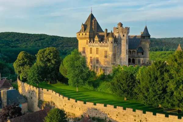 château-de-montfort-vitrac-dordogne-france-v0-f9thlduumnj91