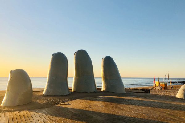 la-mano-punta-del-este